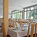 Hotel Holiday Csopak 3*