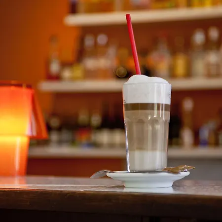 Hotel Holiday Csopak Отель