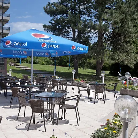 Hotel Holiday Csopak 3* Чопак