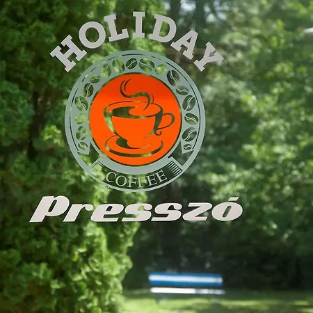 Hotel Holiday Csopak فندق 3*