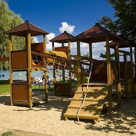 Hotel Holiday Csopak 3*