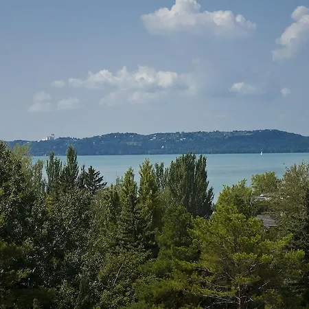 Hotel Holiday Csopak Ξενοδοχείο Csopak