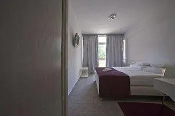 Hotel Holiday Csopak Hotell 3*