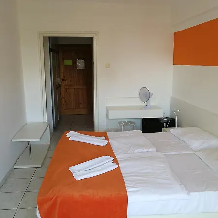 Hotel Holiday Csopak Отель