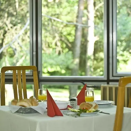 Ξενοδοχείο Hotel Holiday Csopak 3*