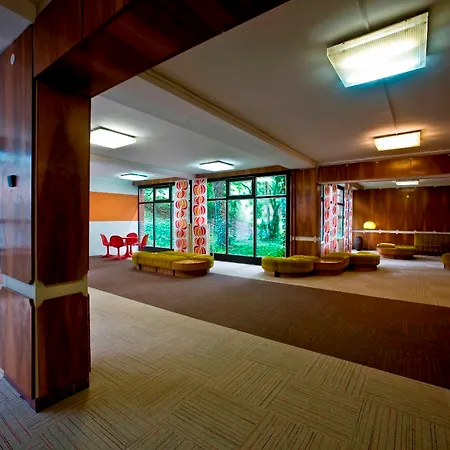 فندق Hotel Holiday Csopak 3*