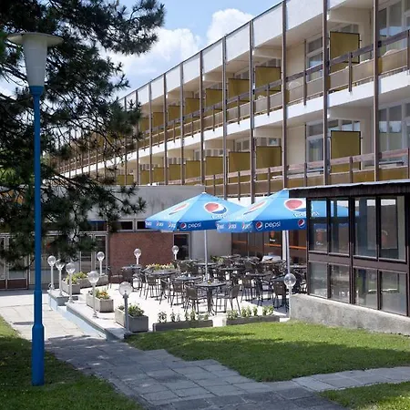 Hotel Holiday Csopak Отель 3*